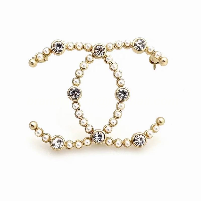 Chanel Brooch 327